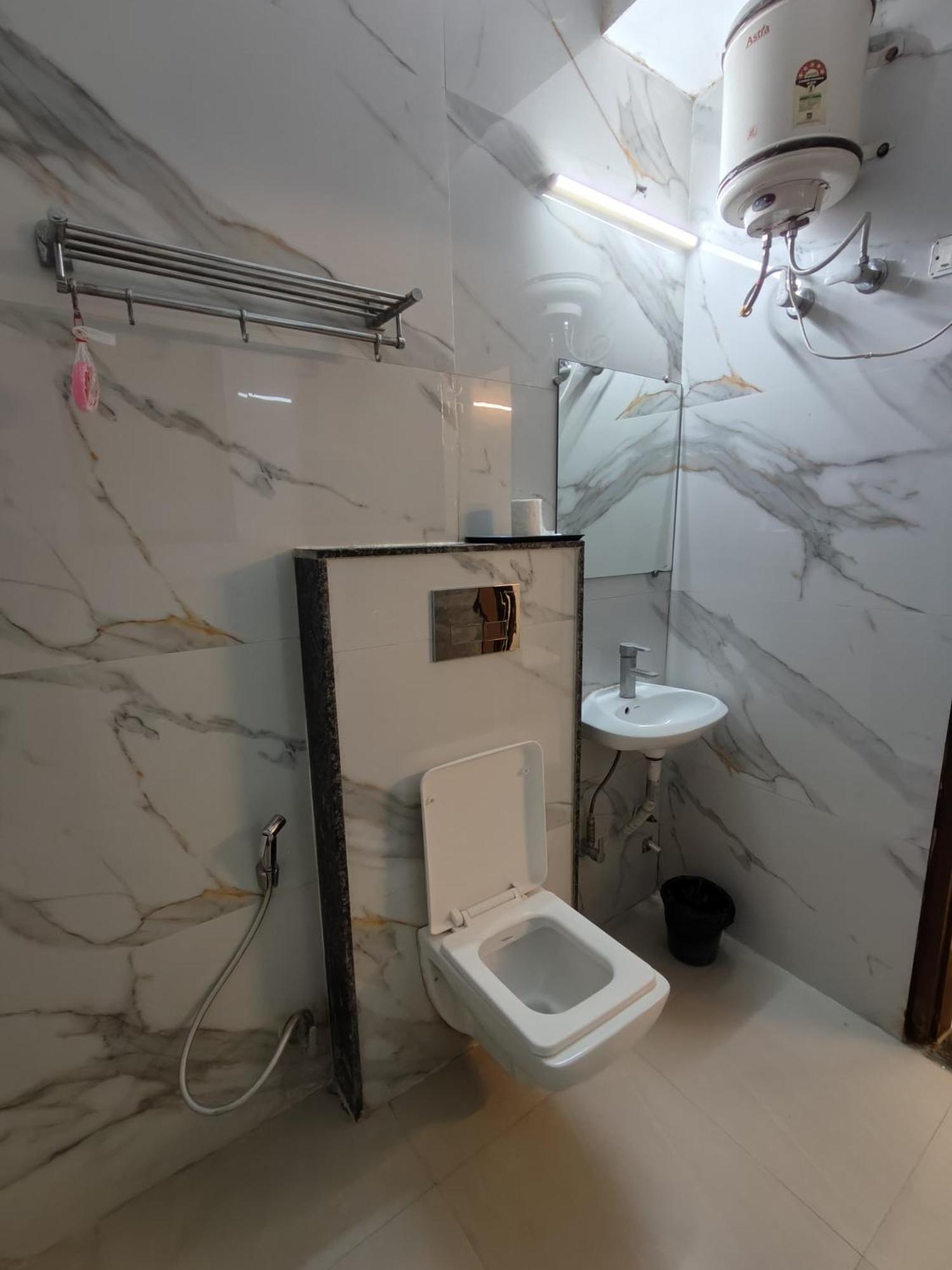 Hotel Smart Plaza Ню Делхи Екстериор снимка